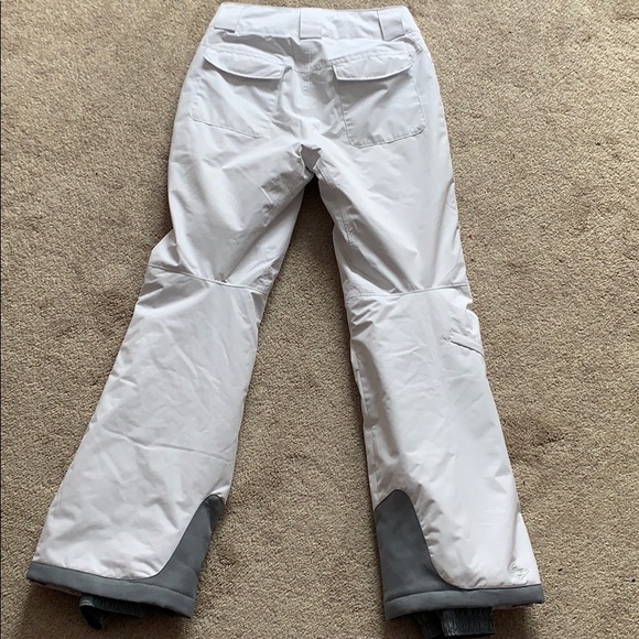 Columbia women’s white snow pants - Picture 4 of 10